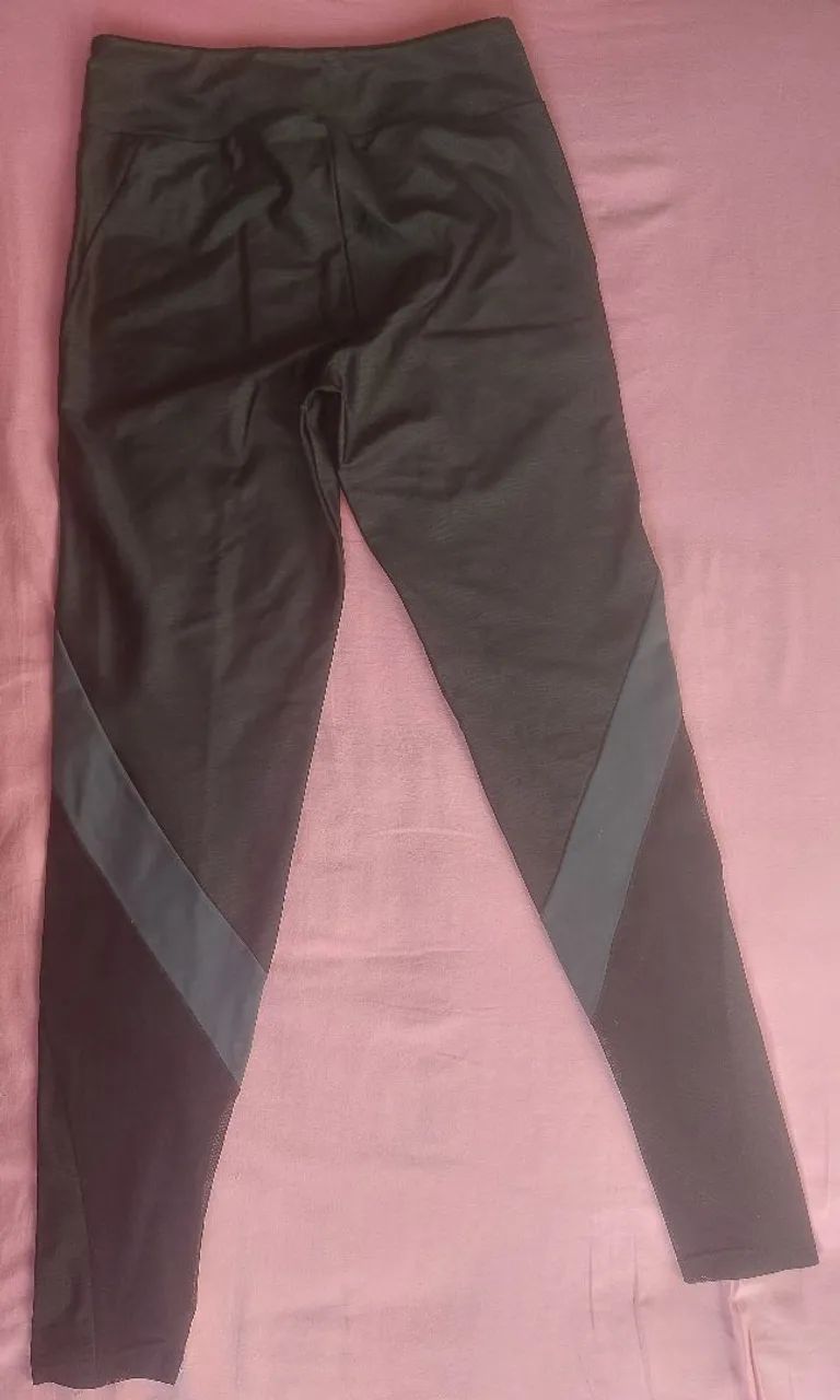 Calça Legging Feminina Preta com Detalhes - Foto 2