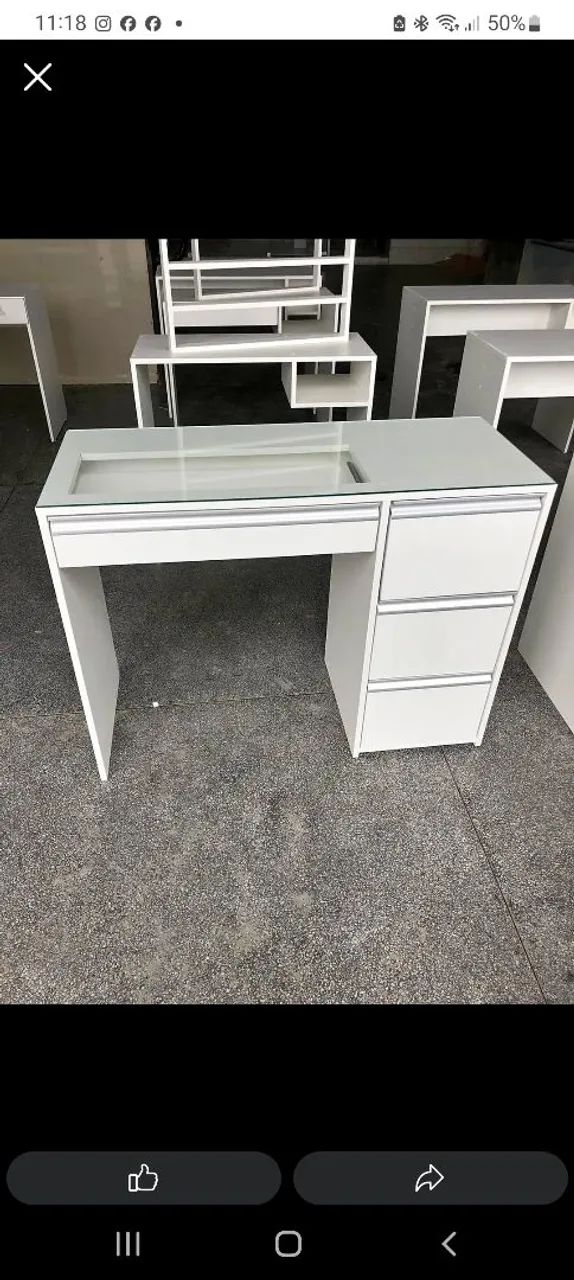 Mesa branca com tampo de vidro - Foto 3