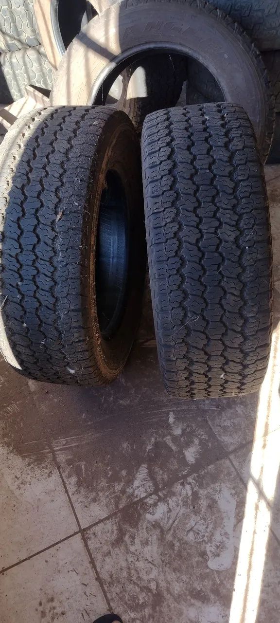 Dois pneu para caminhonete bem dizer novos 265 /60/18 - Foto 2