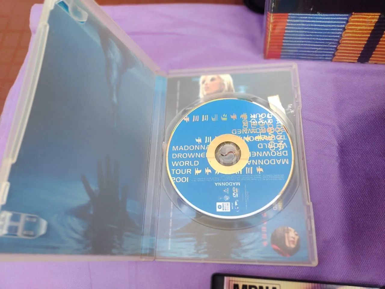 DVDs da Madonna World Tour 2001 e Filmes diversos, Envio. - Foto 2