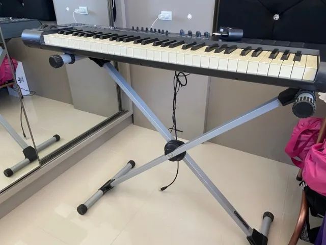 Teclado Midi M-Audio Axiom 61 - Instrumentos musicais - Jurerê
