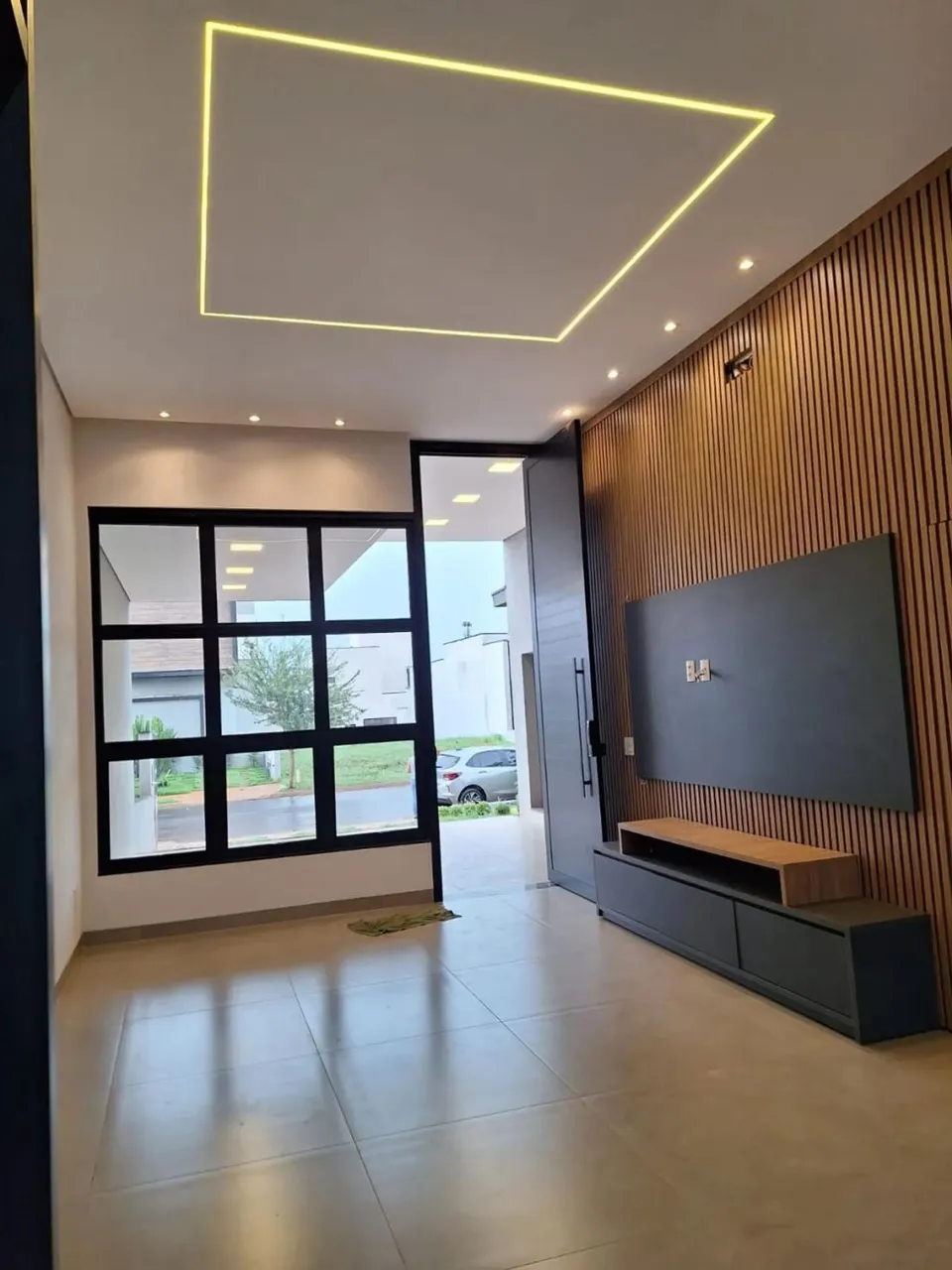 Linda casa no Cond Vivendas da Mata | É aqui na Imobiliária Rosa e Rangel