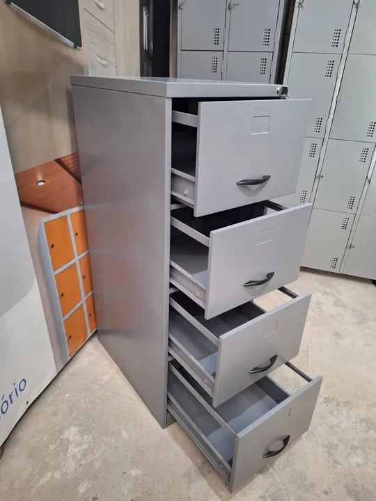 Arquivo de aço com 4 gavetas