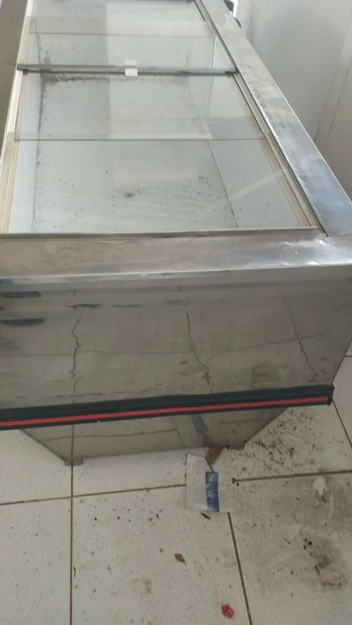 Vende-se Ilha Refrigerada em Inox com Tampas de Vidro!<br> - Foto 4