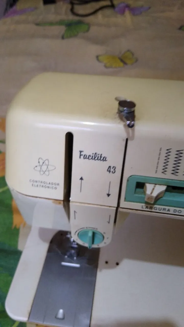 Máquina de Costura Facilita 43