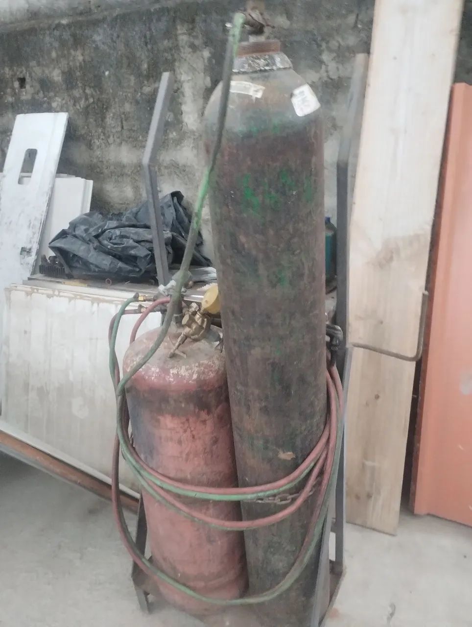 Conjunto Cilindros de Gás para Solda barato..trocooo..leia - Foto 2