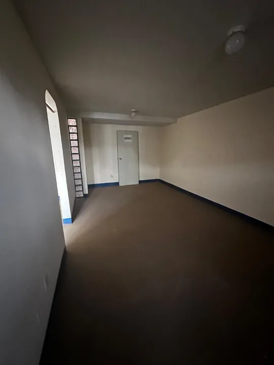Alugo sala p/ Escritório 116m² em Frente Detran, próx. Posto Combustível