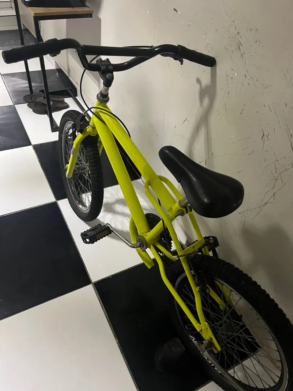 Bicicleta BMX Amarela