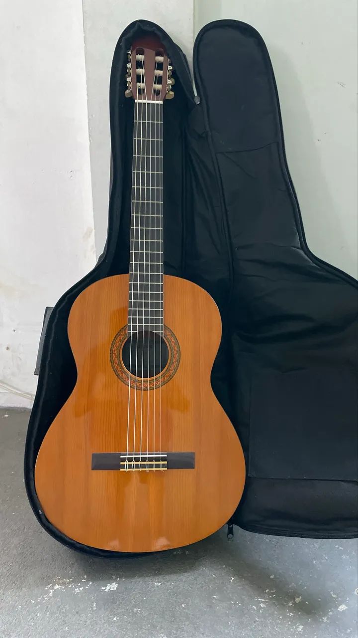 Violão 350$ aceito qualquer proposta 64290468856835123