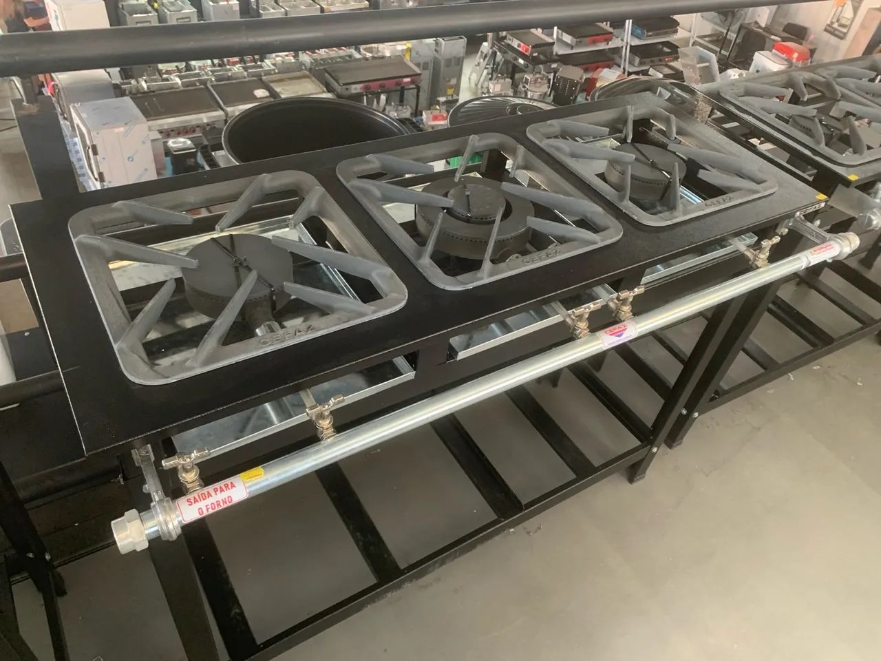 FOGÃO INDUSTRIAL 3 BOCAS 1 DUPLO 2 SIMPLES  - Foto 2