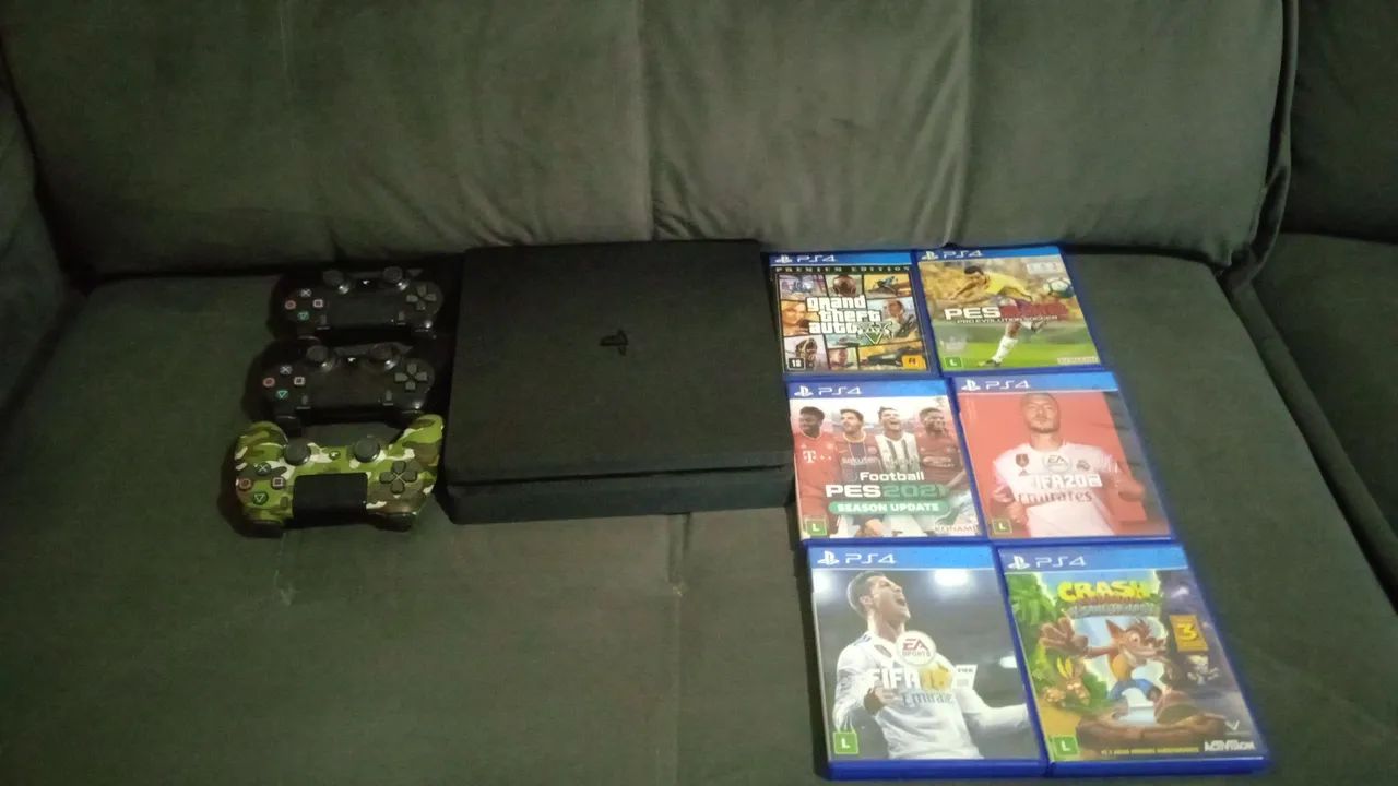 PS4 com 3 Controles e  6 Jogos