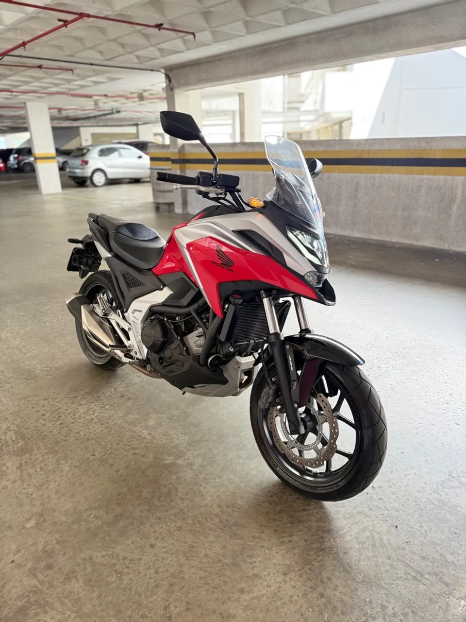 HONDA NC 750X ANO 2024 ( KM 8.700 ) ÚNICO DONO ESTADO DE ZERO
