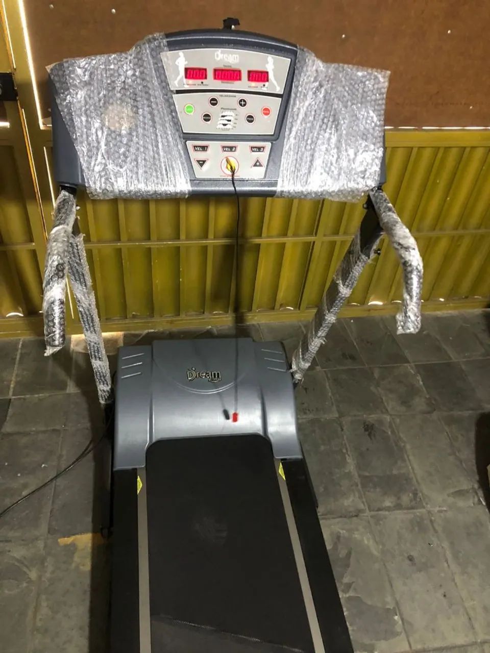 Esteira  Dream TD 142 A estado de Nova  - Foto 4