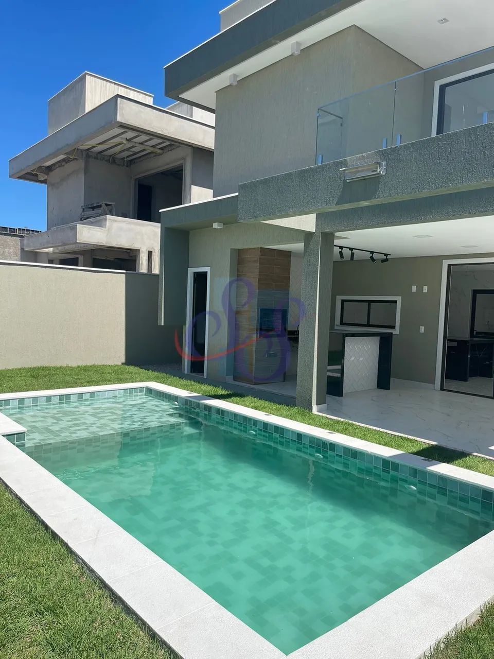 Linda casa com 4 suítes e piscina privativa na Cidade Alpha - Foto 2