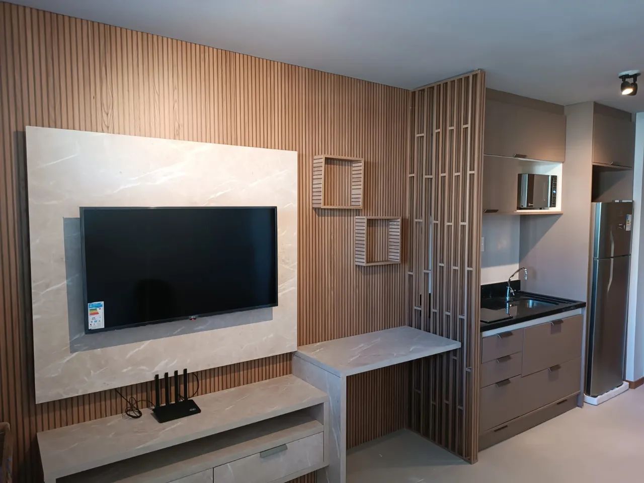 STUDIO NORTE/SUL 26m² MOBILIADO DECORADO GARAGEM INFRA VENDE BARRA - Foto 2