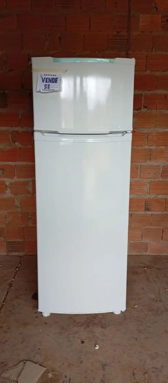 Geladeira Consul funcionando perfeitamente bem 