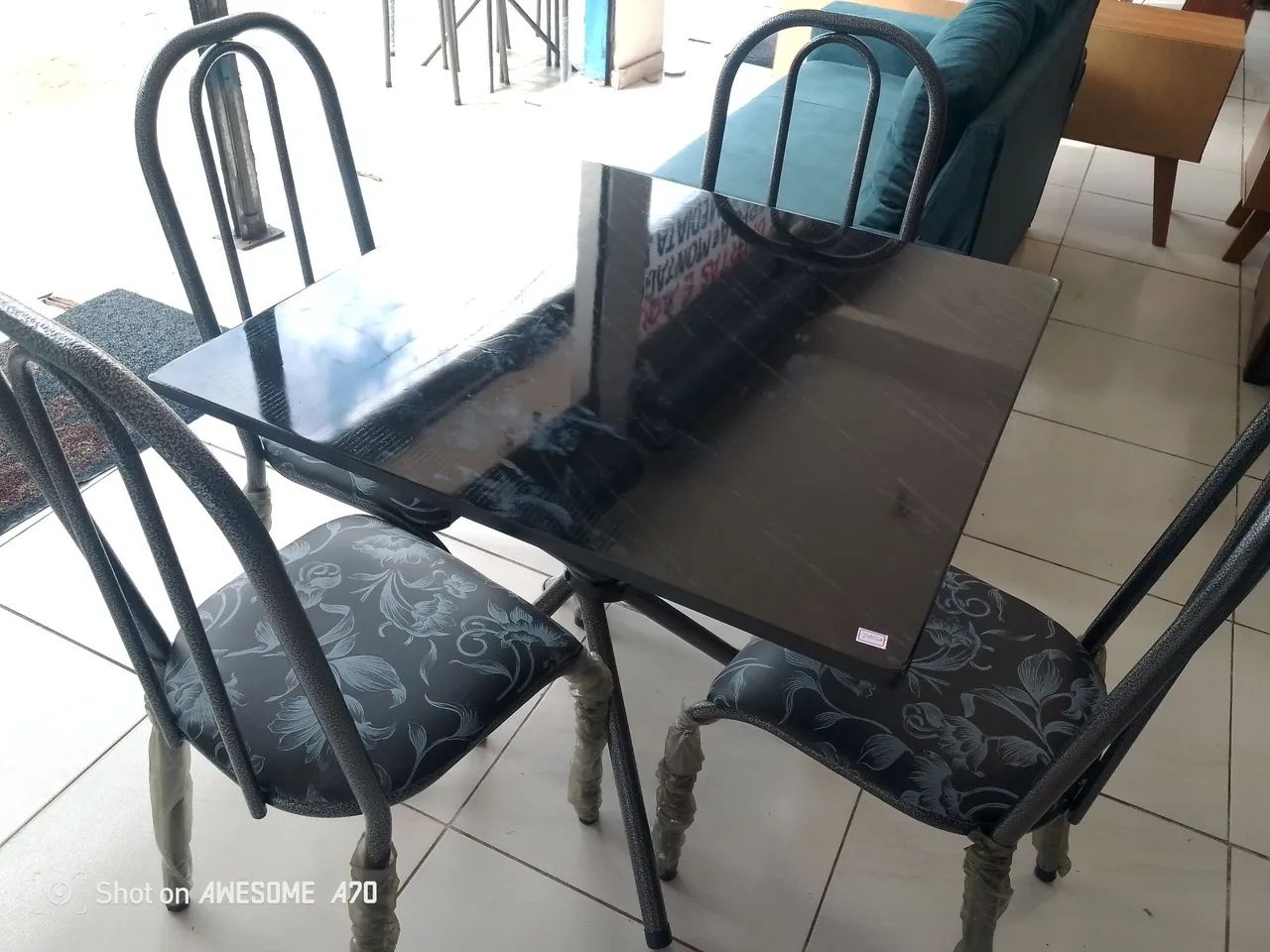 Conjunto de Mesa de Jantar com 4 Cadeiras entrega e montagem grátis - Foto 2