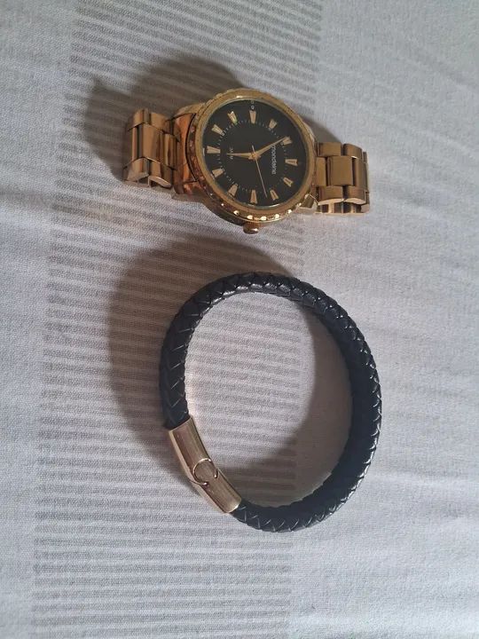 Relógio Masculino Dourado com Pulseira de Couro