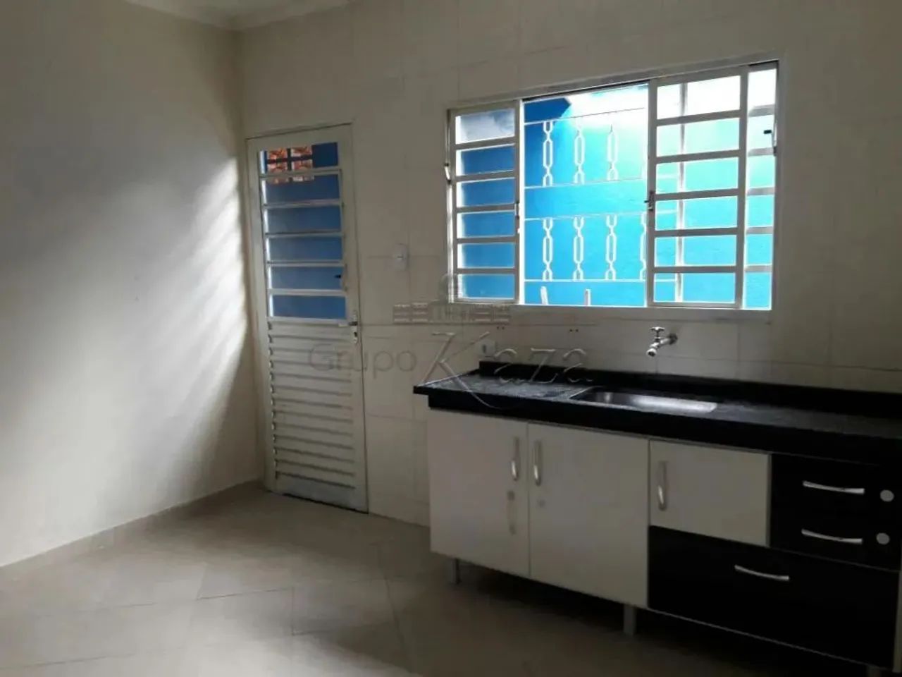 Oportunidade - Casa - Vila Tesouro - 3 Dormitórios - 80m².