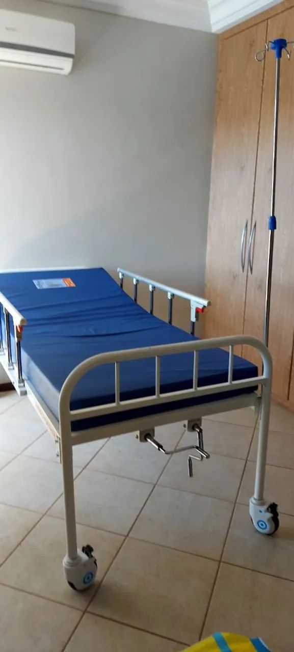 Cama hospitalar com colchão, marca fowler, com regulagem e grade de proteção 