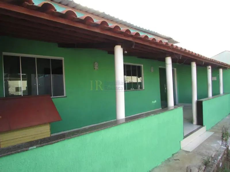 CASA TRES QUARTOS COM SUITE