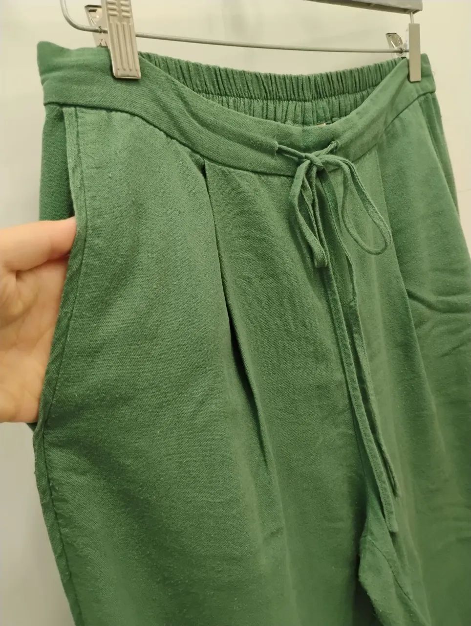 Calça Pantacourt verde bandeira - Foto 3