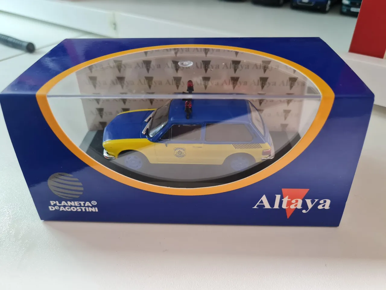 Miniatura Vw Brasilia PRF 1:43.