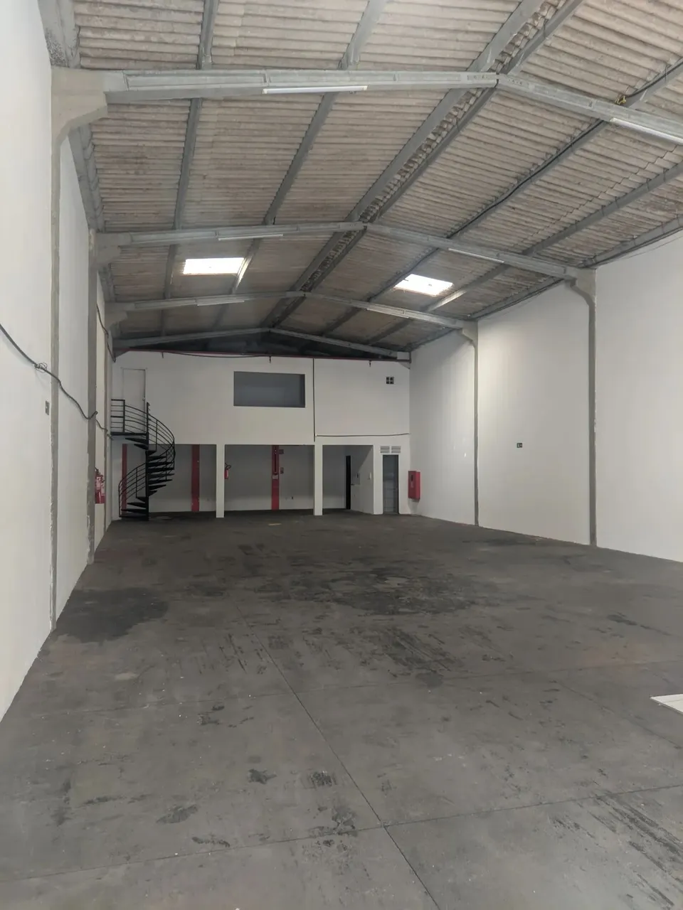 ALUGO GALPAO C/300M2 PARNAMIRIM - CAVALCANTE CORRETOR CL5787