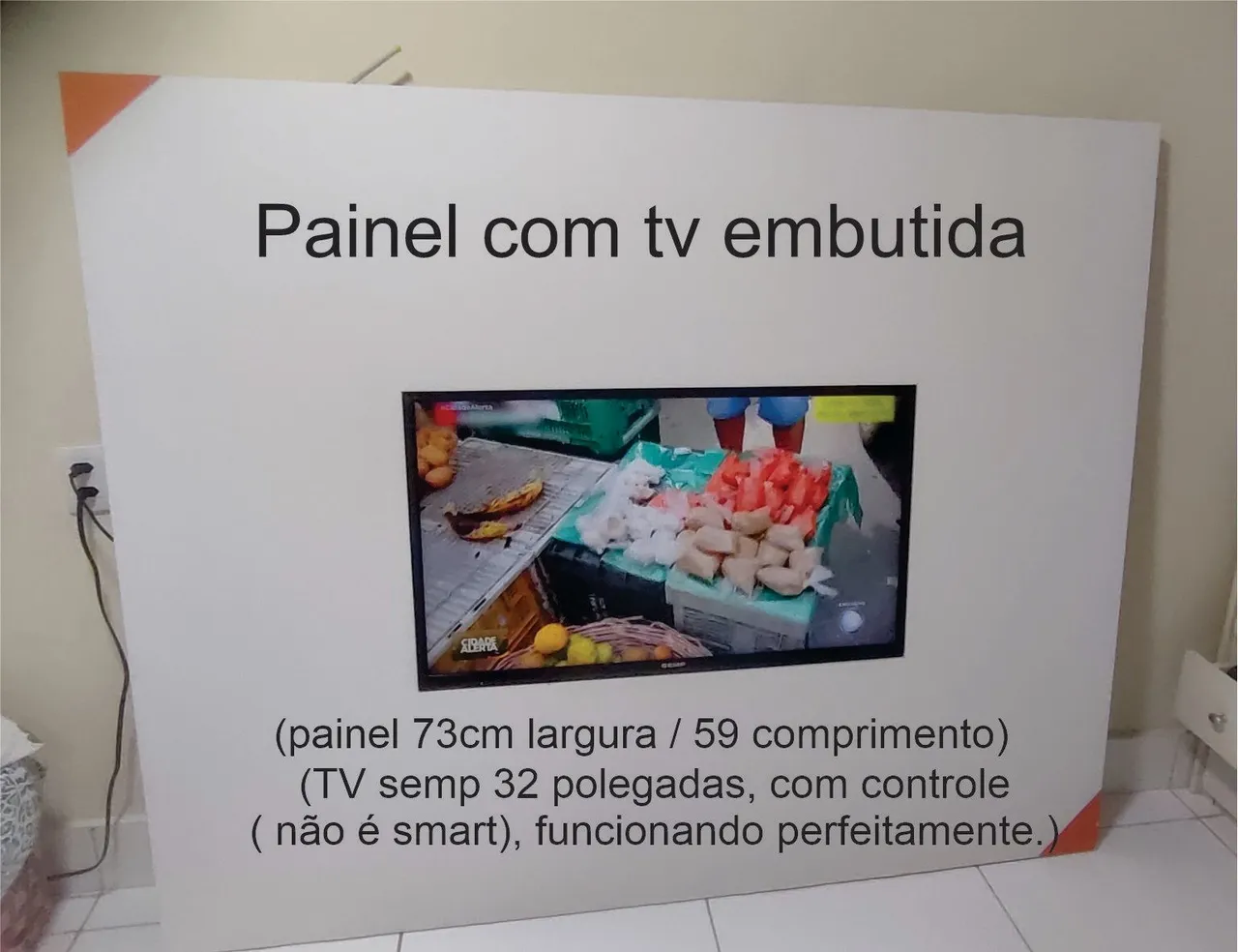 Painel com TV embutida 32 polegadas