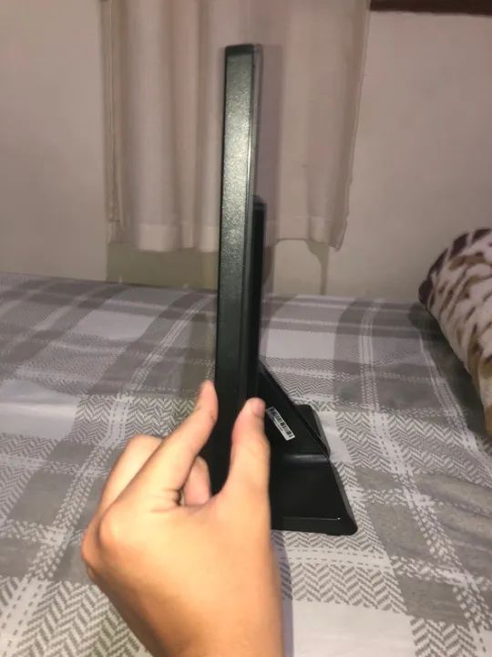 MONITOR LG 19?6 polegadas  - Foto 3