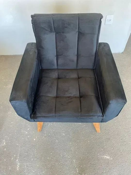 Poltrona decorativa preto veludo