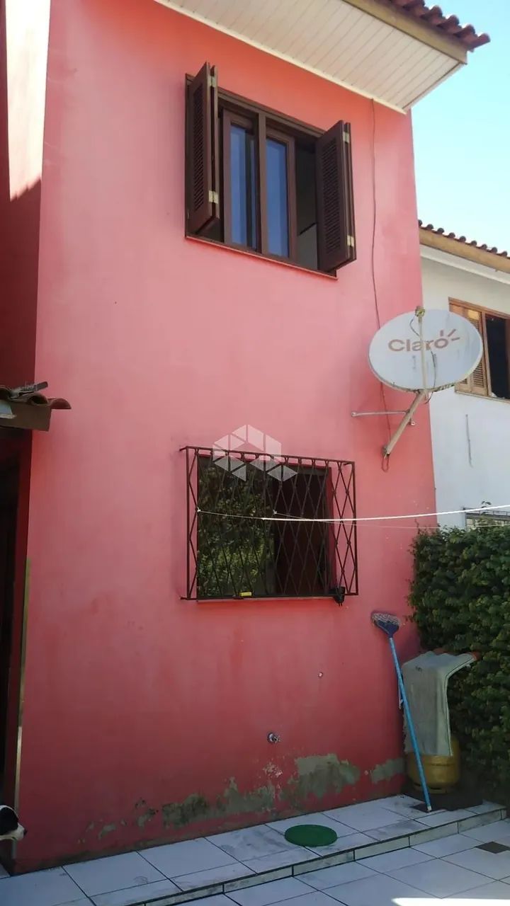 Sobrado à venda, de 2 dormitórios/quartos, 2 vagas de garagem, Bairro Restinga, área priva - Foto 5
