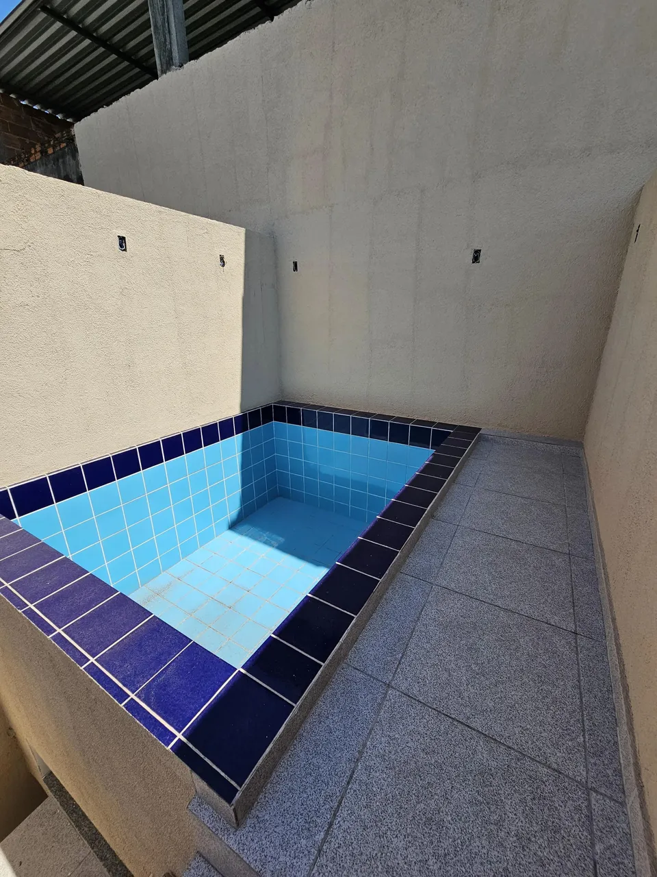 Casa independente para venda  com piscina e churrasqueira em Centro - Mesquita - RJ