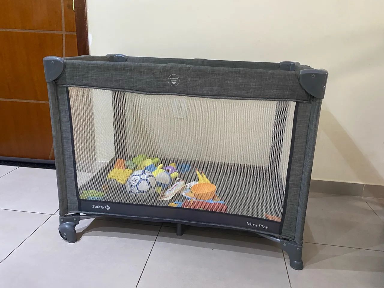 Kit Completo Bebê - Carrinho, Bebê Conforto, Banheira e Cercado - Foto 2