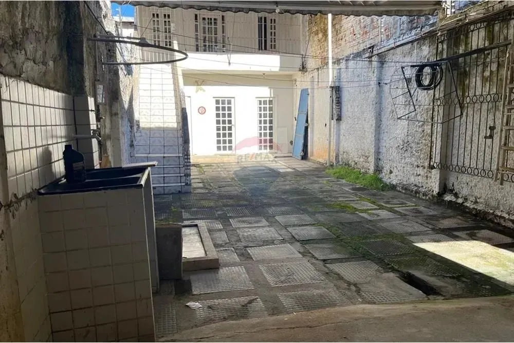 "Sonhe e Realize: Casa COM PONTO COMERCIAL em Maceió"