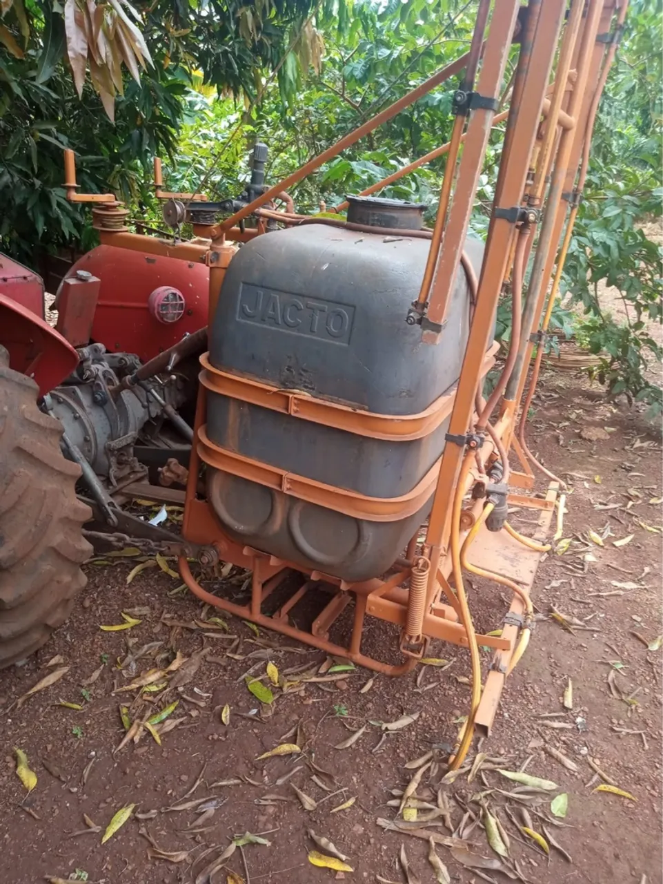 Pulverizador jacto 600lt - Usado