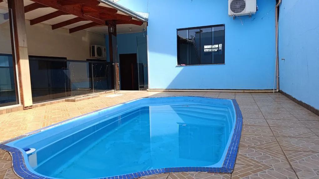 Casa com 2 Quarto(s) e 2 banheiro(s) para Alugar, 100 m² por R$ 3780 / Mês