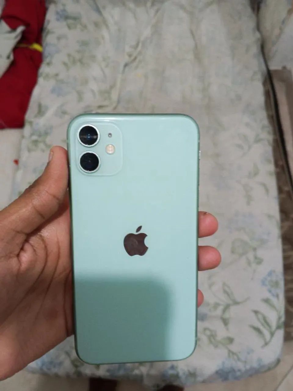 iPhone 11 todo bom original bem conservado no preço 