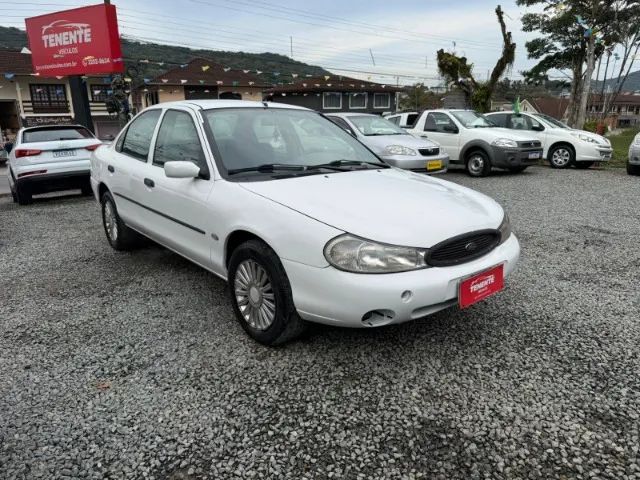 Ford Mondeo CLX 2.0i 4P MEC 1997