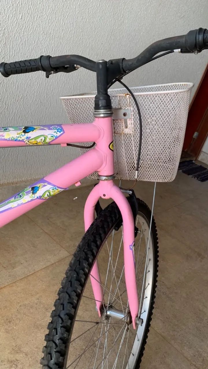 bicicleta - Aro 26 Rosa com cestinha - Semi nova - Foto 5