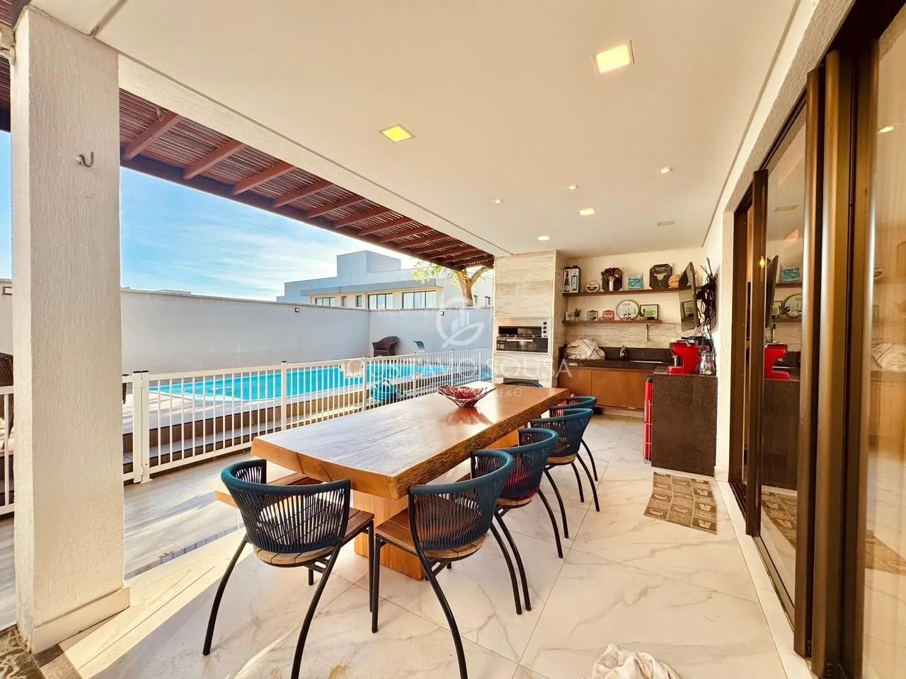 Casa no Jardins do Lago com 4 dormitórios à venda, 250 m² por R$ 1.850.000 - Jardins do La - Foto 2
