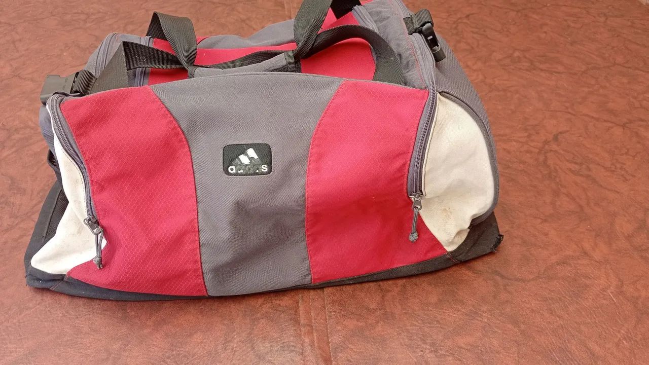 Bolsa Adidas original usado em ótimo estado de conservação. - Foto 3