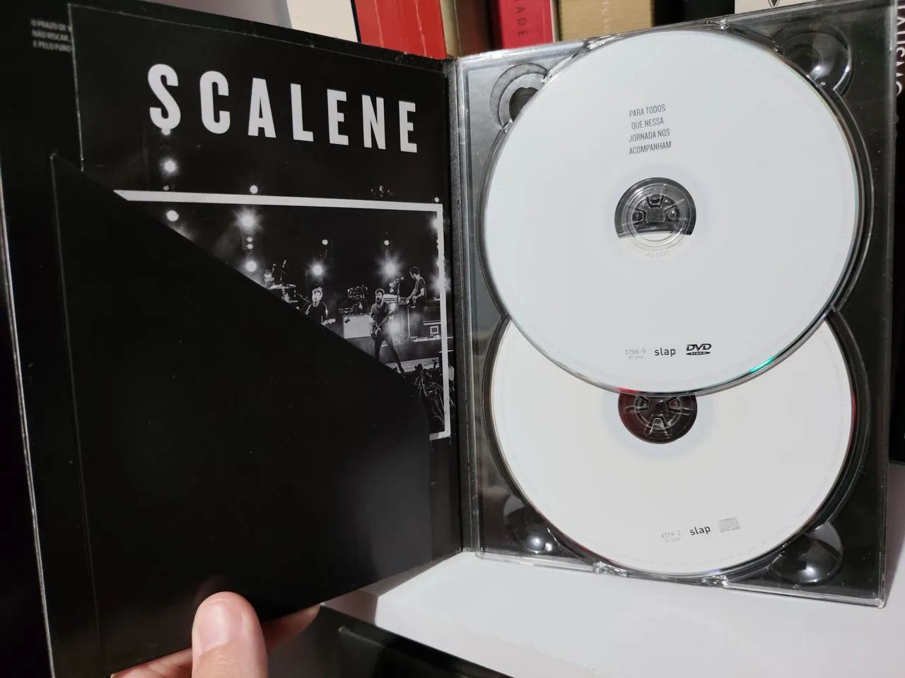 Kit Scalene: Magnetite e Ao vivo em Brasília CD e DVD - Foto 4