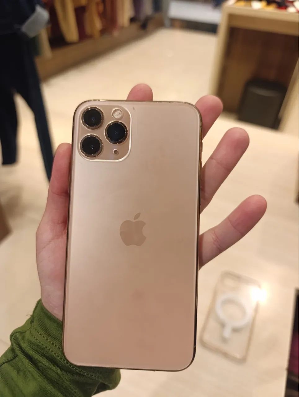 Vendo iPhone 11 bem conservado bateria 100%  - Foto 4