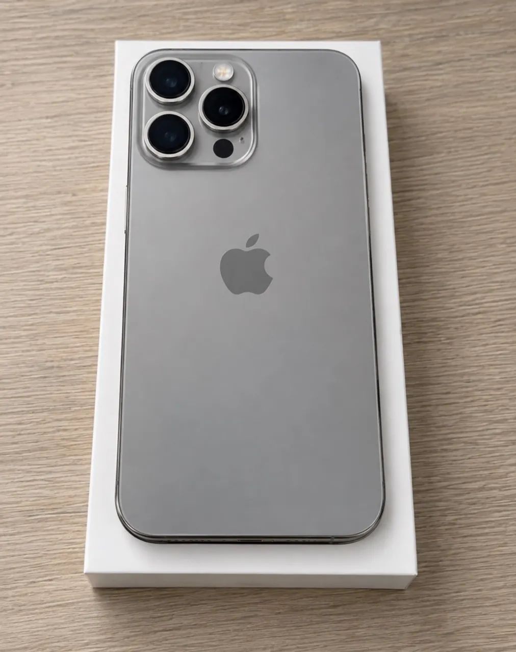 iPhone 16 Pro Max 256 GB Titânio Natural