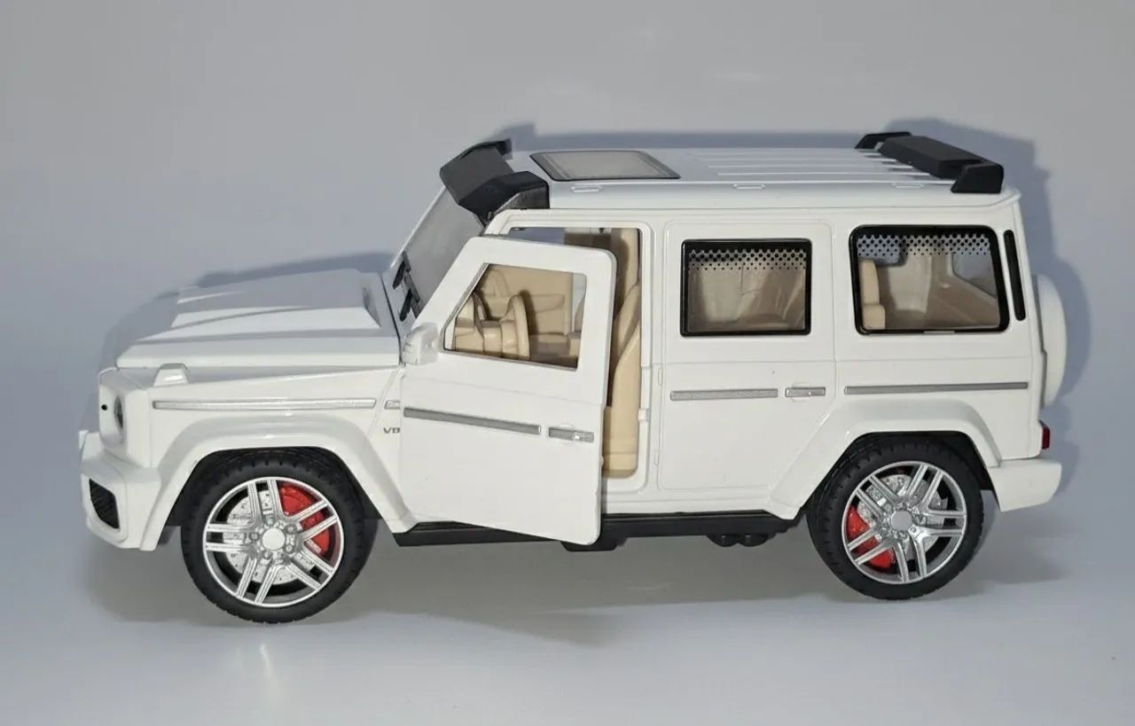 Carrinho SUV de Luxo Branco Miniatura (Estilo G-Class)