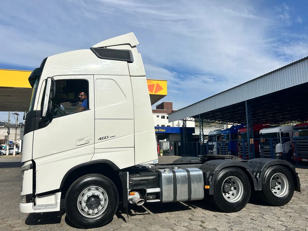 Volvo - Foto 4