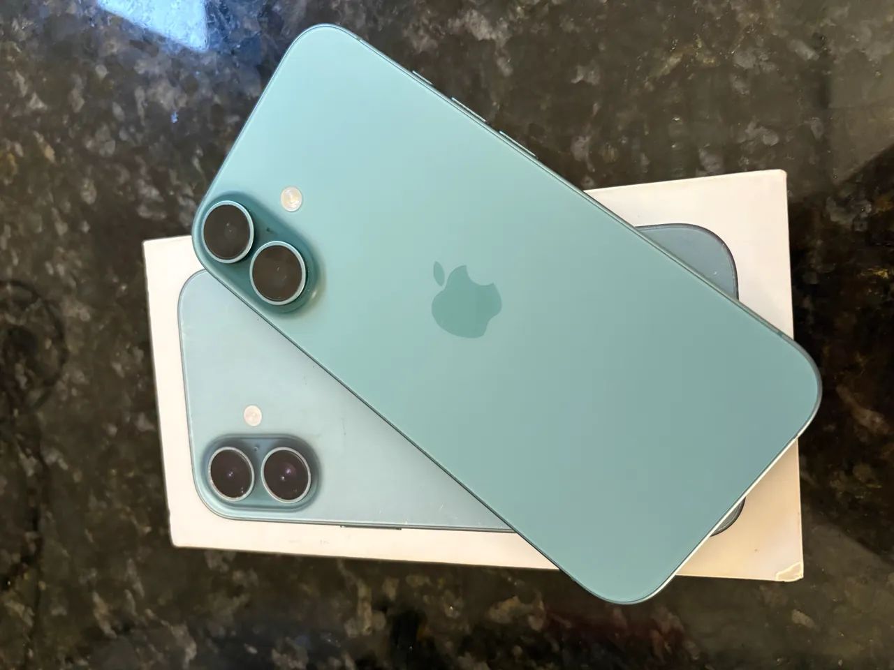 iPhone 16