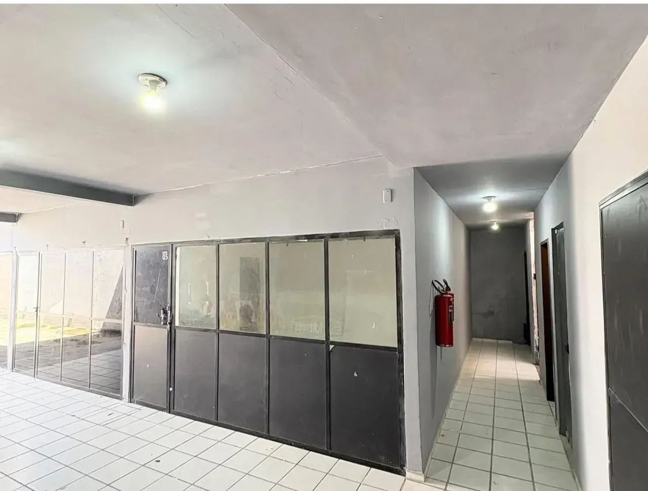 PRÉDIO PARA ALUGAR EM OTIMA LOCALIZAÇÃO COM 7 SALAS - Foto 2