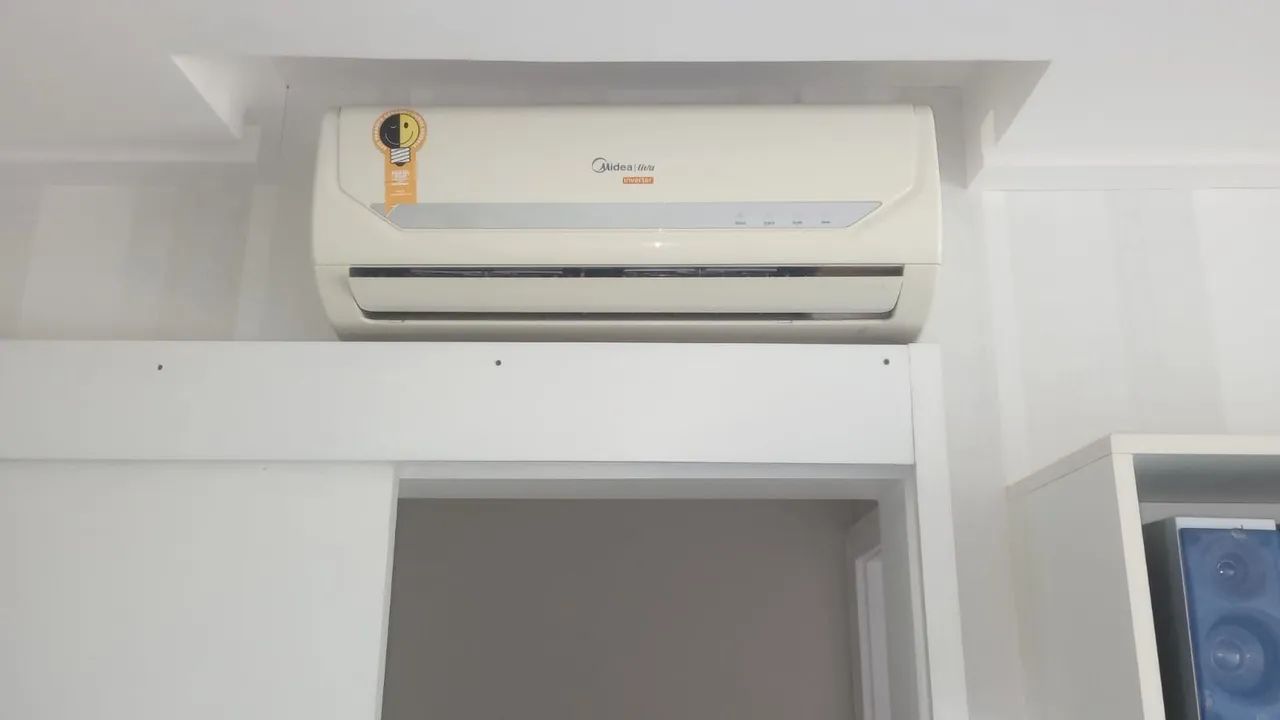 Ar condicionado com defeito. Completo. 